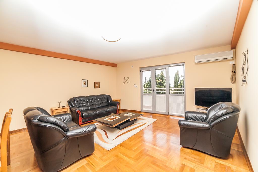 Slovenska Plaza Apartment Budva